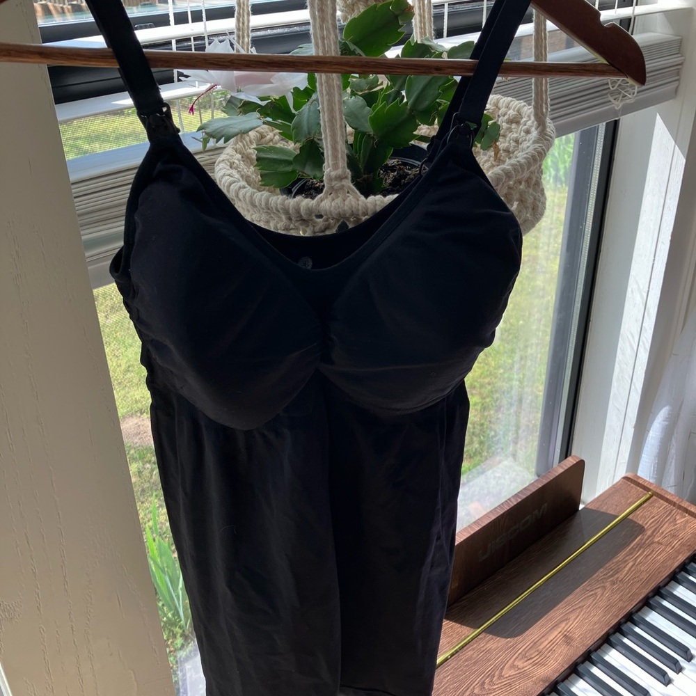 Kindred Bravely maternity shape wear tank top & built in bra!